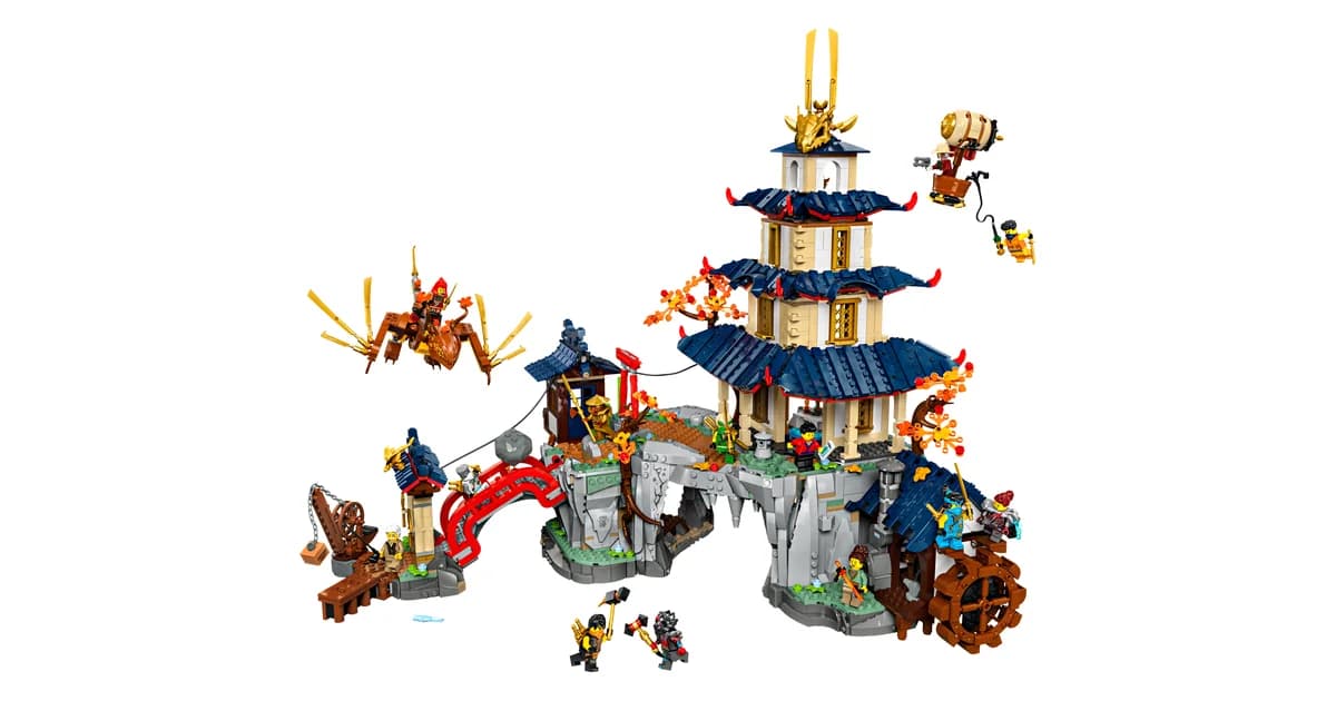 LEGO NINJAGO Tournament Temple City 71814, a tall pagoda city with red and gold roofs, bridges and ninja minifigures