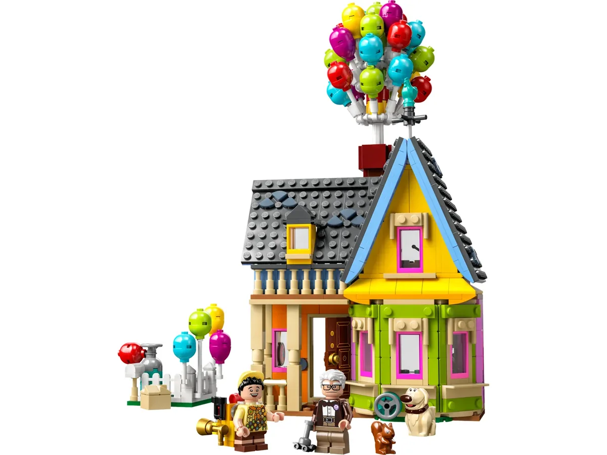 LEGO Disney 'Up' House 43217 with its cluster of coloured balloons, the yellow and green house, Carl, Russell and Dug