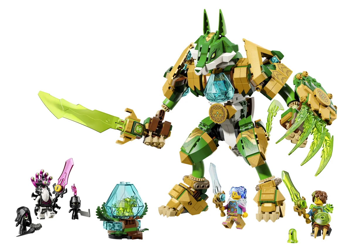 LEGO DREAMZzz Fox Guardian Mech 71508, a green and gold fox warrior mech holding a long green sword, with minifigures and a crystal egg