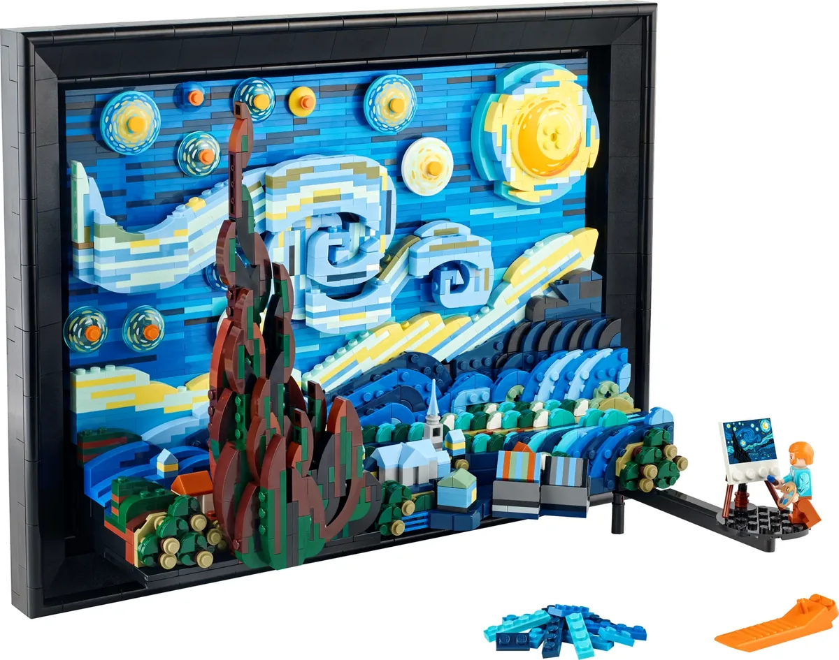 LEGO Ideas Vincent van Gogh The Starry Night 21333, a framed brick-built version of the painting with swirling blue sky, with the painter minifigure at an easel