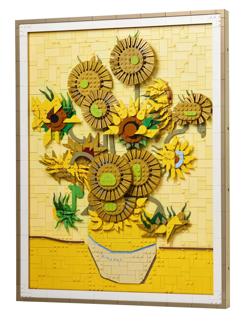 LEGO Art Vincent van Gogh Sunflowers 31215, a framed yellow vase of sunflowers built from bricks